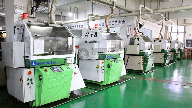 非标摇臂钻床：解析其独特优势与潜在挑战